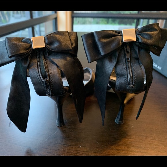 ✨HOST PICK✨ Black Satin Heels with Bows - Picture 2 of 3